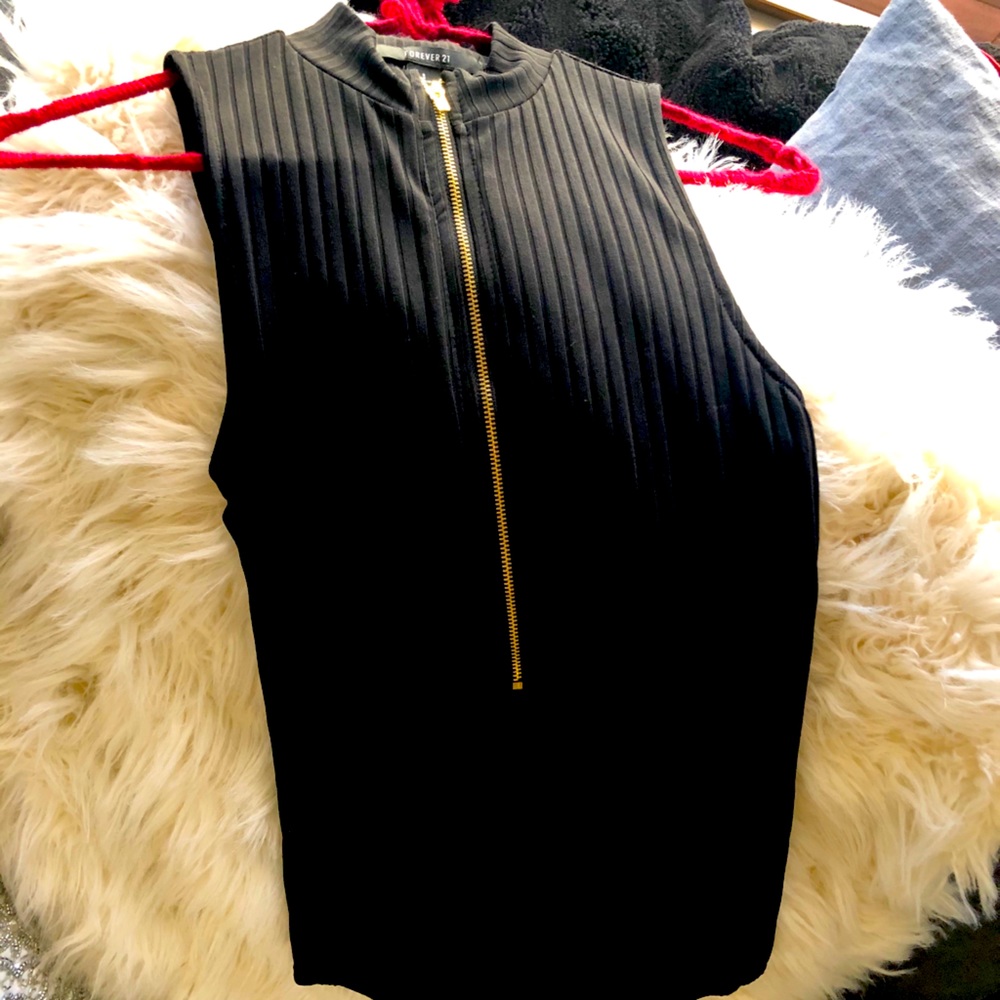Bodysuit sleeveless shirt